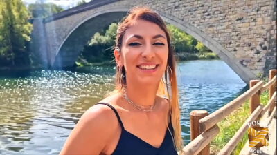 Elle En Prend Plein Le Cul Et Aime Ca 400x225 adult video thumbnail