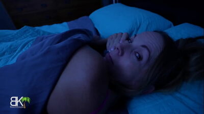 Junior Sneaks Into Stepmoms Bed After Nightmare Full 4k 400x225 adult video thumbnail