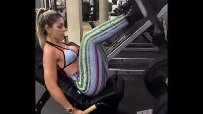 Loira Super Gostosa Na Academia 400x225 adult video thumbnail