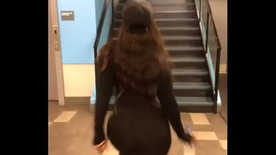 Que Rico Mueve El Culo Esta Morena Cachonda 400x225 adult video thumbnail